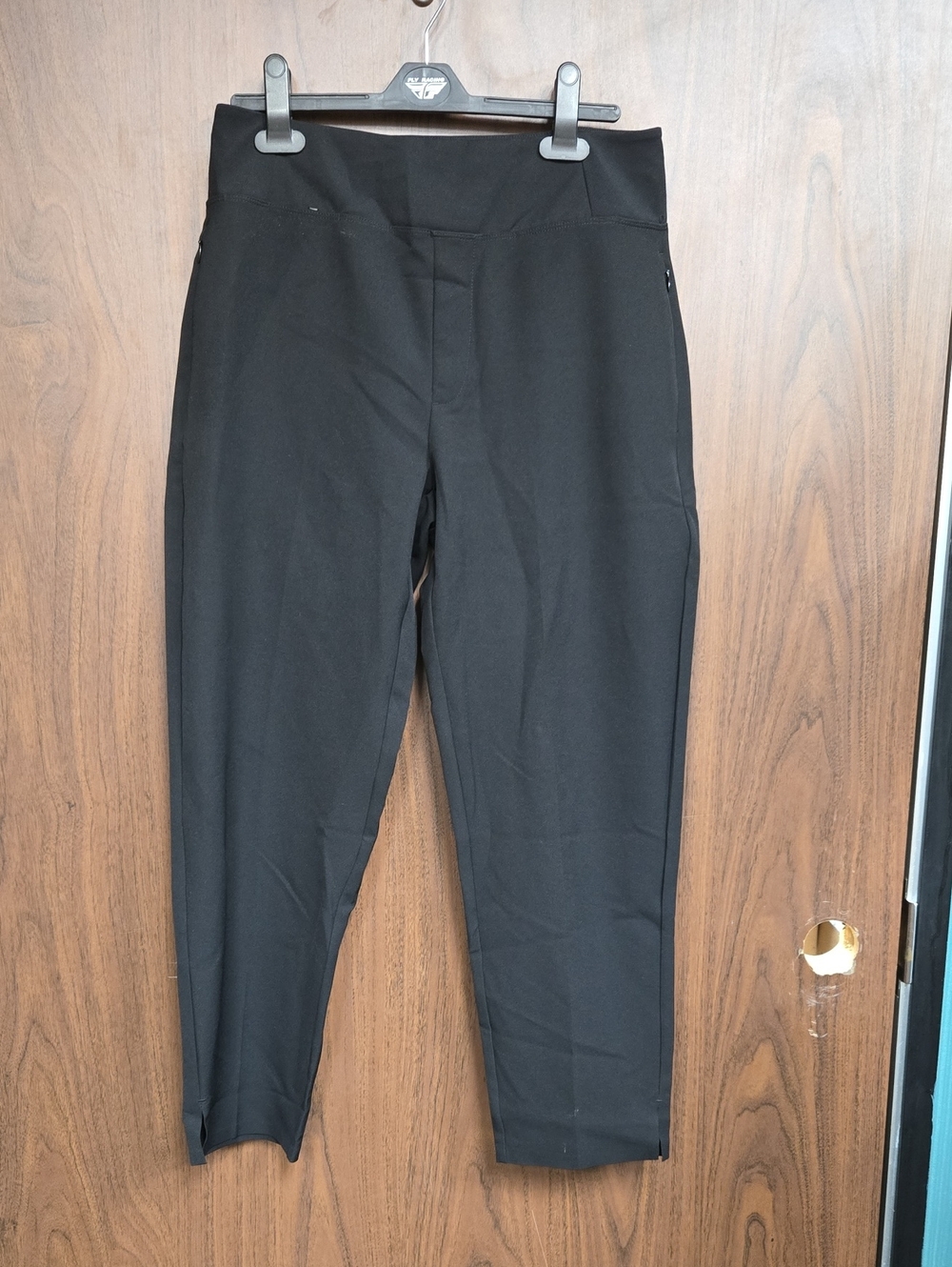 Kirkland Signature Size S Black Pull On Ankle Pant
